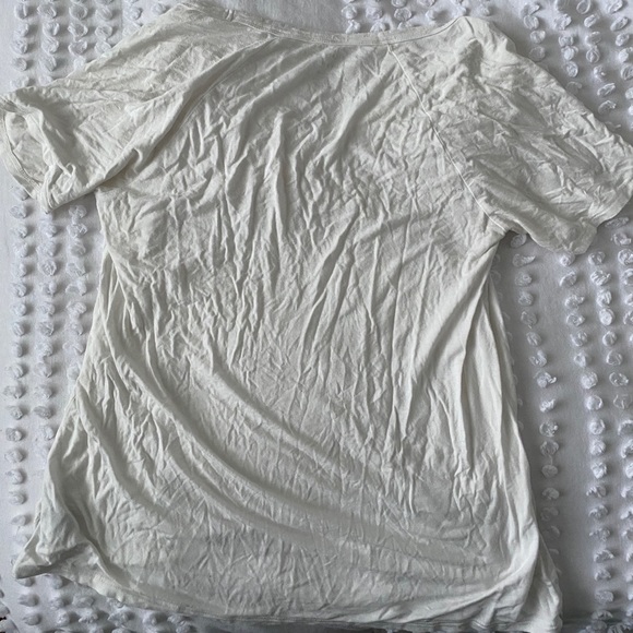 white basic tee - Picture 3 of 3